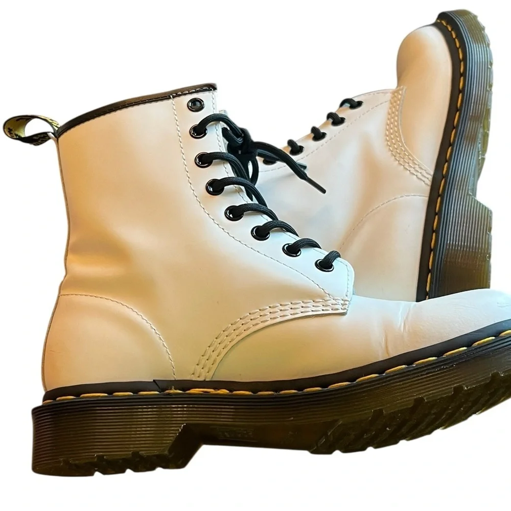 Dr. Martens Gold Air Cushion Sole Size 7